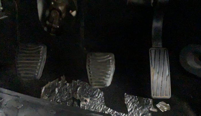 2019 Mahindra Kuv100 K2 TRIP CNG, CNG, Manual, 72,230 km, Pedals