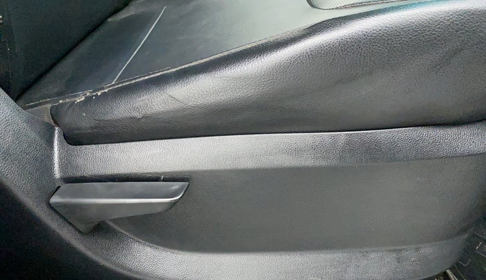 2019 Mahindra Kuv100 K2 TRIP CNG, CNG, Manual, 72,230 km, Driver Side Adjustment Panel