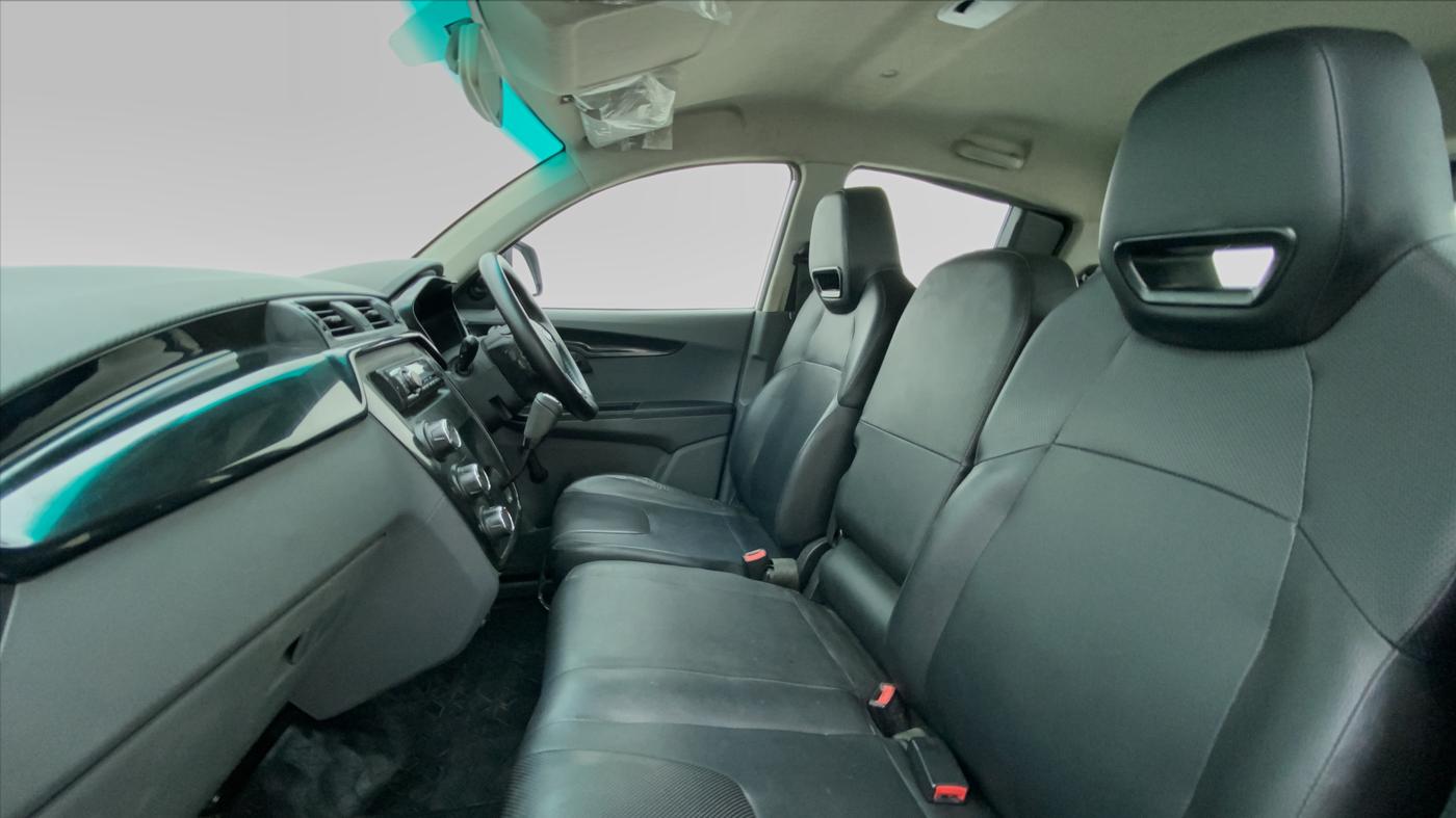 2019 Mahindra Kuv100 K2 TRIP CNG, CNG, Manual, 72,230 km, Right Side Front Door Cabin