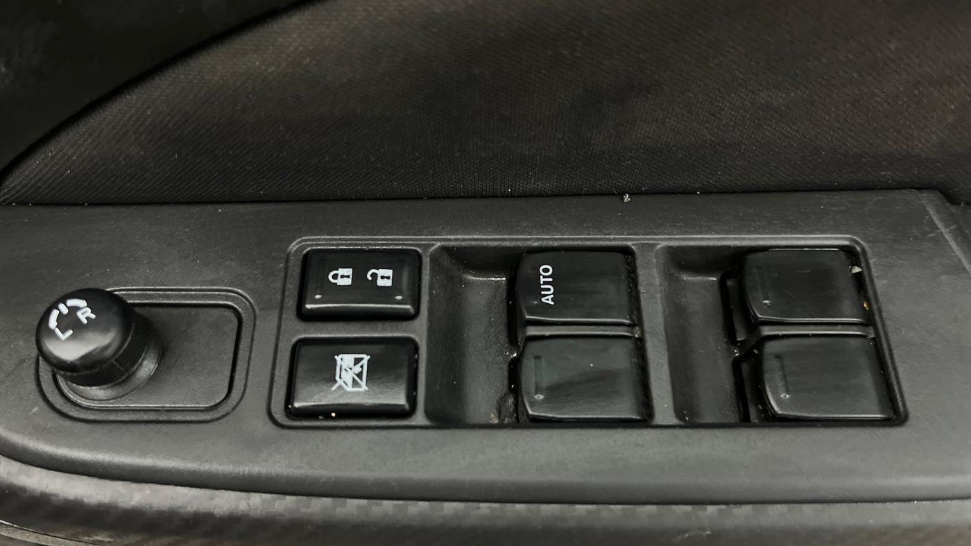 2021 Maruti Swift VXI AMT, Petrol, Automatic, 23,397 km, Driver Side Door Panels Control