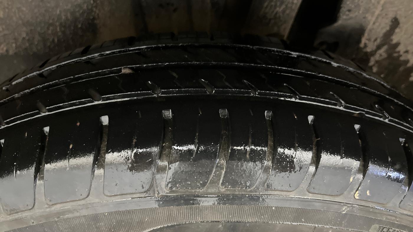 2021 Maruti Swift VXI AMT, Petrol, Automatic, 23,397 km, Left Rear Tyre Tread