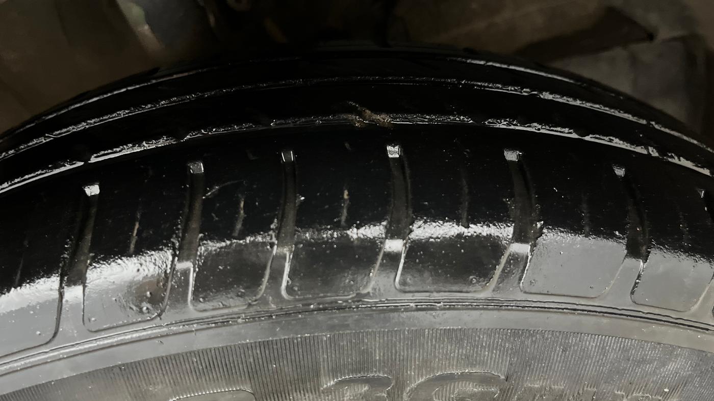 2021 Maruti Swift VXI AMT, Petrol, Automatic, 23,397 km, Right Front Tyre Tread