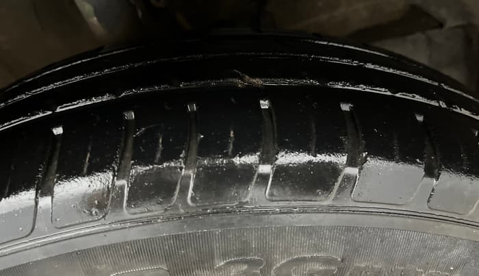 2021 Maruti Swift VXI AMT, Petrol, Automatic, 23,397 km, Right Front Tyre Tread