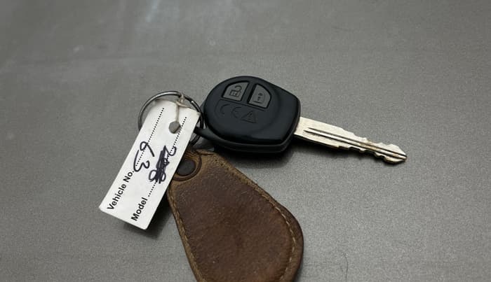 2021 Maruti Swift VXI AMT, Petrol, Automatic, 23,397 km, Key Close Up