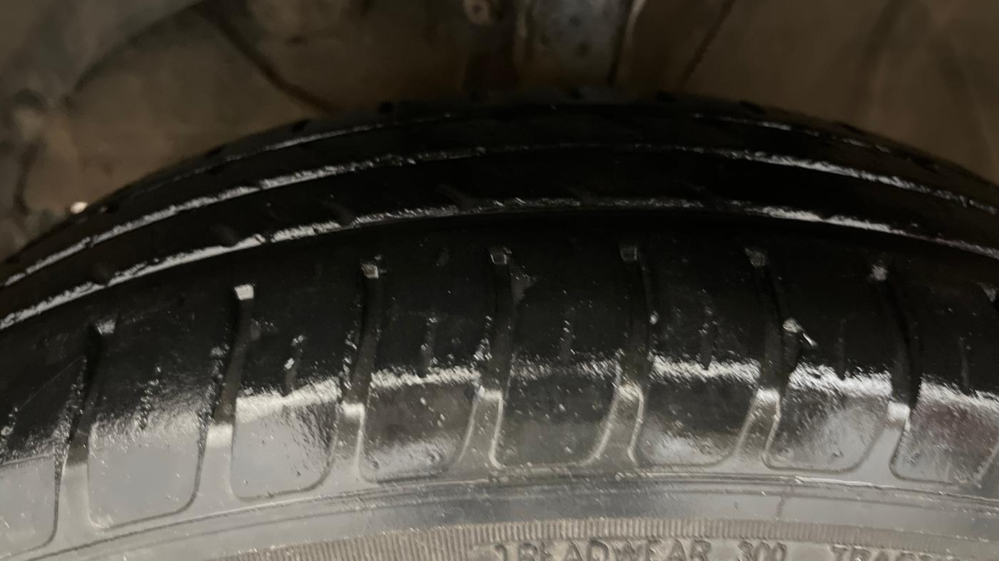 2021 Maruti Swift VXI AMT, Petrol, Automatic, 23,397 km, Left Front Tyre Tread