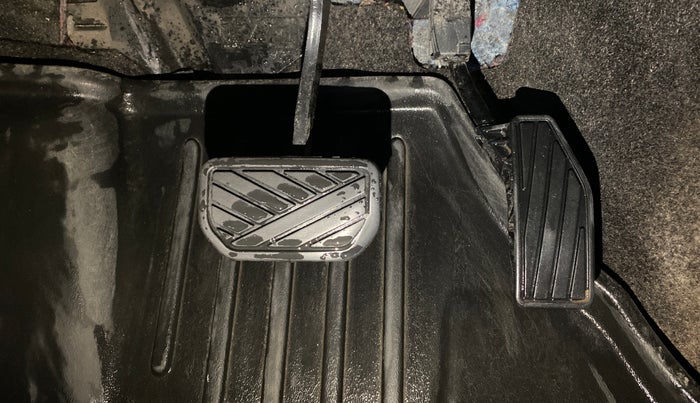 2022 Maruti Swift VXI AMT, Petrol, Automatic, 36,634 km, Pedals