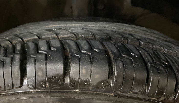 2022 Maruti Swift VXI AMT, Petrol, Automatic, 36,634 km, Right Front Tyre Tread