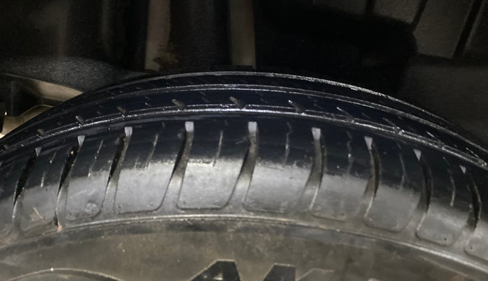 2022 Maruti Swift VXI AMT, Petrol, Automatic, 36,634 km, Right Rear Tyre Tread
