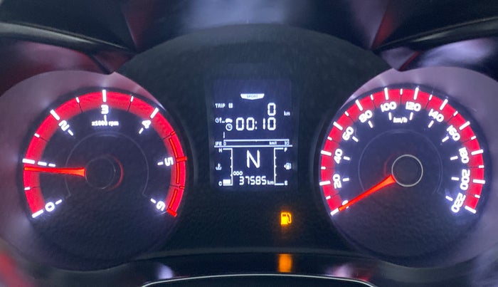 2019 Mahindra XUV300 1.5 W6 MT, Diesel, Manual, 37,875 km, Odometer Image