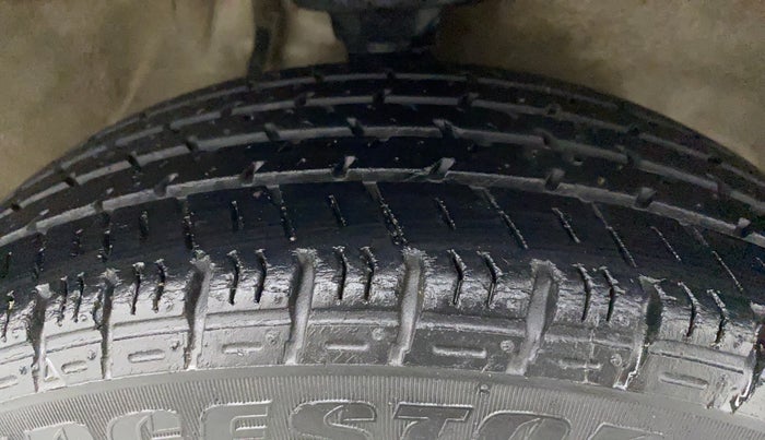 2013 Maruti Alto K10 VXI, Petrol, Manual, 52,990 km, Right Front Tyre Tread