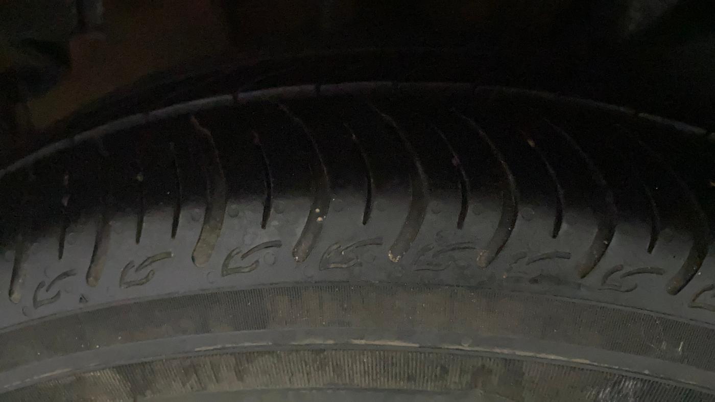 2016 Tata Tiago XT PETROL, CNG, Manual, 52,175 km, Right Rear Tyre Tread