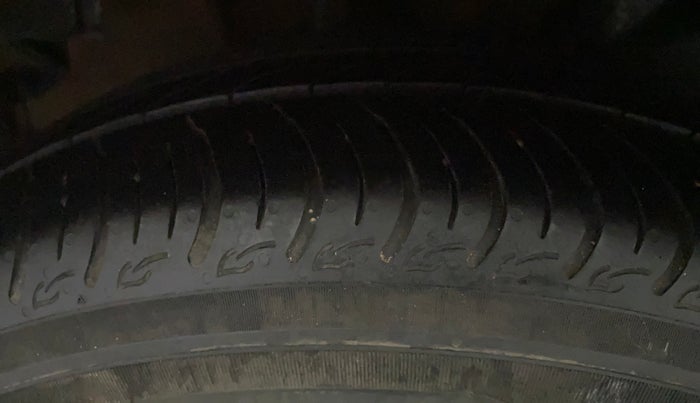 2016 Tata Tiago XT PETROL, CNG, Manual, 52,150 km, Right Rear Tyre Tread