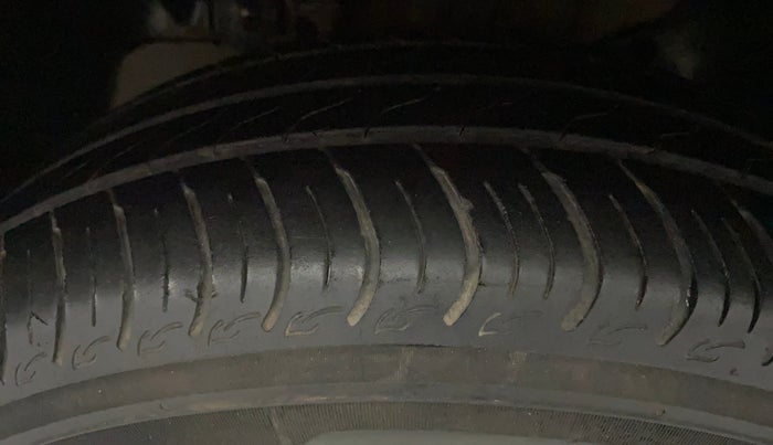 2016 Tata Tiago XT PETROL, CNG, Manual, 52,150 km, Left Front Tyre Tread