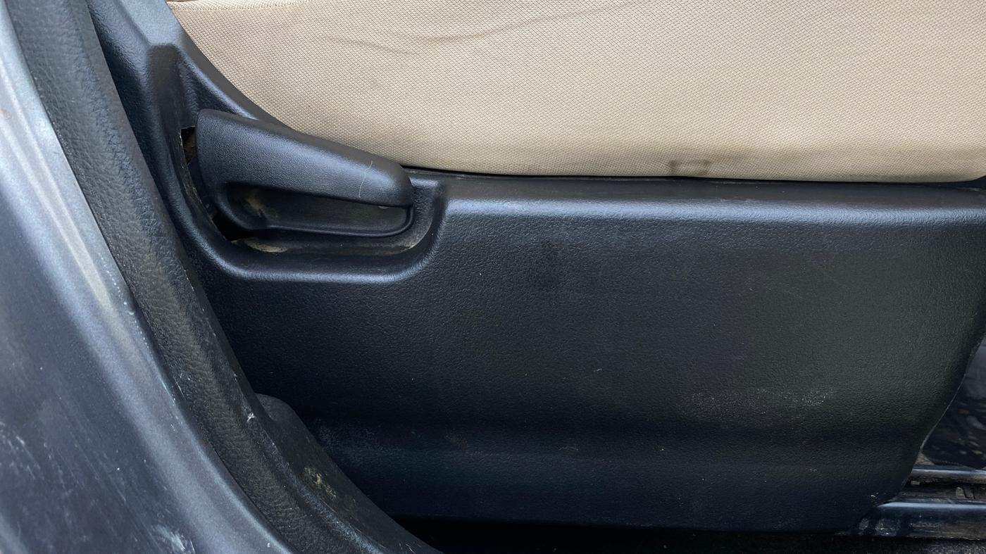 2018 Maruti Wagon R 1.0 LXI CNG, CNG, Manual, 70,117 km, Driver Side Adjustment Panel