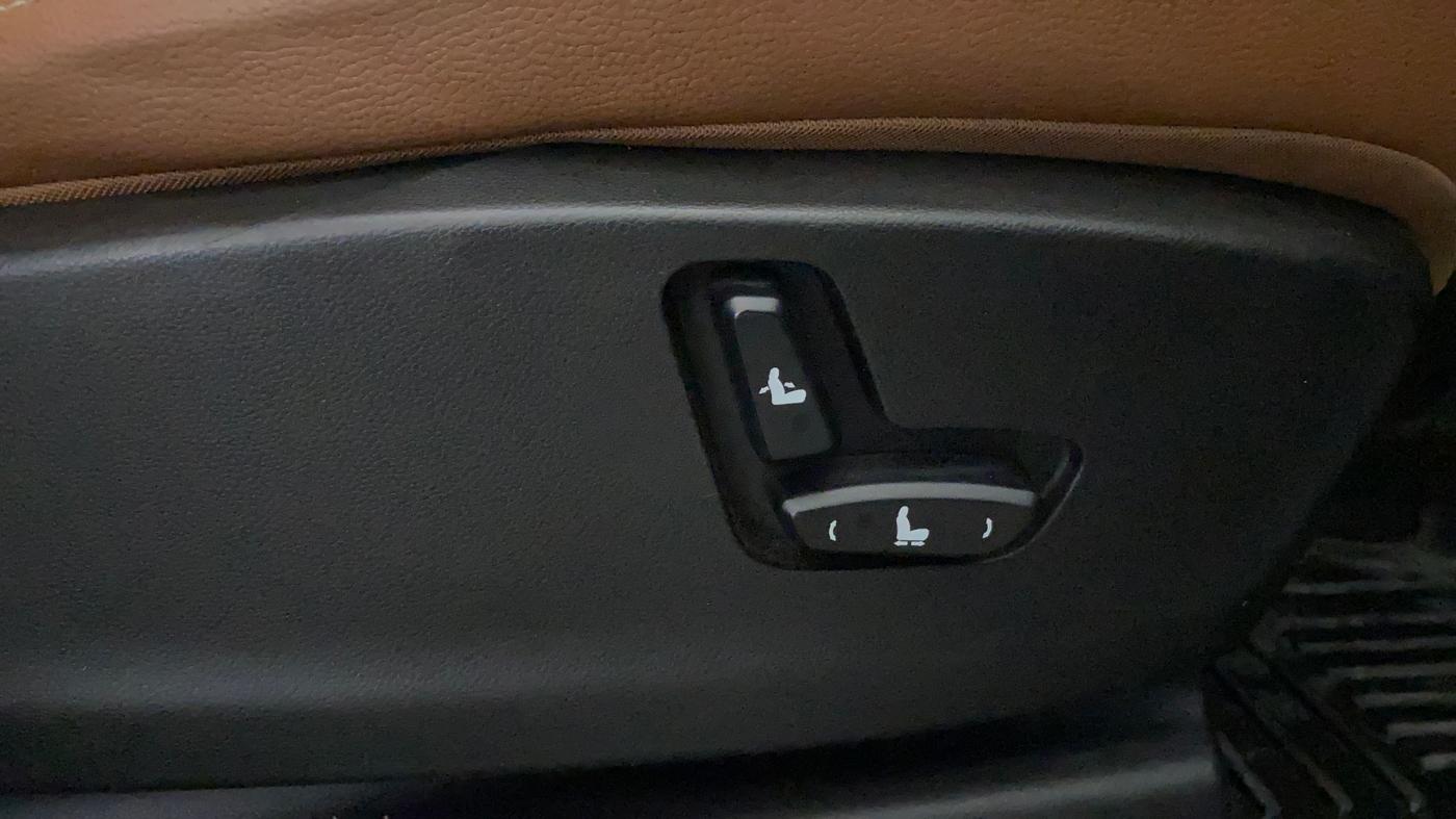 2021 MG HECTOR PLUS SHARP 2.0 DIESEL TURBO MT 6-STR, Diesel, Manual, 400 km, Driver Side Adjustment Panel