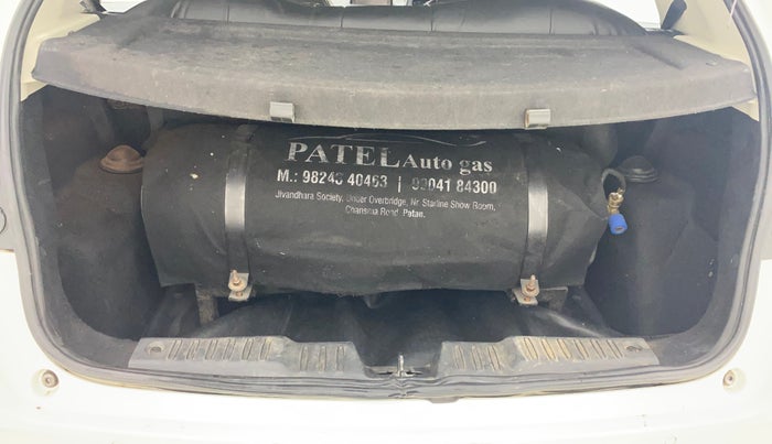 2021 Tata ALTROZ XT PETROL, CNG, Manual, 1,23,026 km, Boot Inside