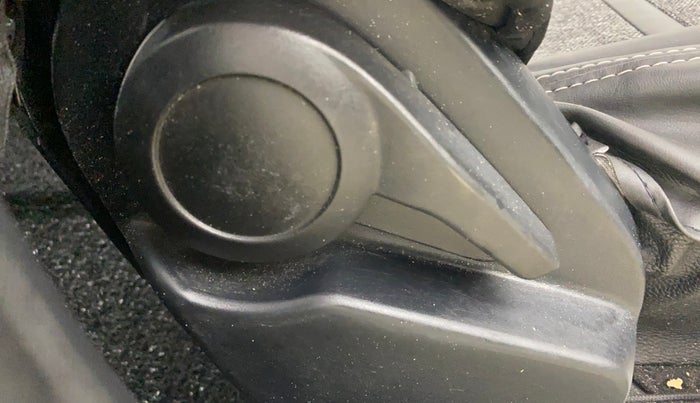 2021 Tata ALTROZ XT PETROL, CNG, Manual, 1,23,026 km, Driver Side Adjustment Panel