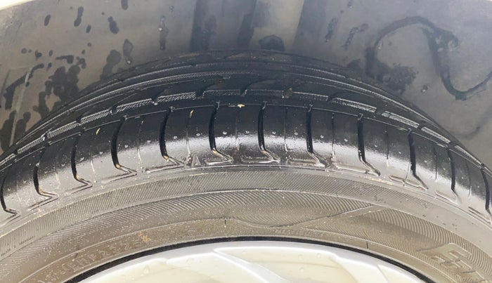 2021 Tata ALTROZ XT PETROL, CNG, Manual, 1,23,026 km, Right Rear Tyre Tread