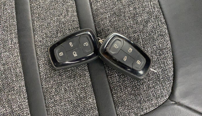 2021 Tata ALTROZ XT PETROL, CNG, Manual, 1,23,026 km, Key Close Up