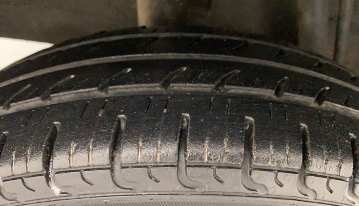 2017 Renault Kwid RXT 0.8, Petrol, Manual, 94,562 km, Right Rear Tyre Tread