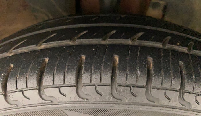 2017 Renault Kwid RXT 0.8, Petrol, Manual, 94,562 km, Right Front Tyre Tread
