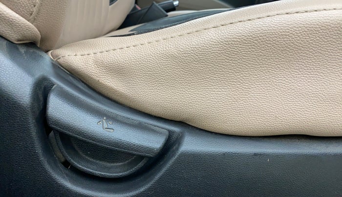 2018 Hyundai Grand i10 SPORTZ 1.2 KAPPA VTVT, Petrol, Manual, 73,882 km, Driver Side Adjustment Panel