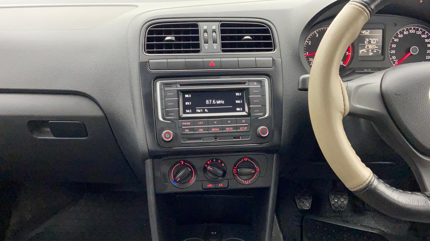 2017 Volkswagen Ameo COMFORTLINE 1.2, Petrol, Manual, 27,789 km, Air Conditioner