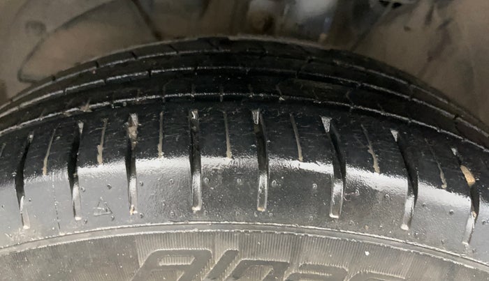 2019 Maruti Baleno ZETA PETROL 1.2, Petrol, Manual, 29,713 km, Left Front Tyre Tread