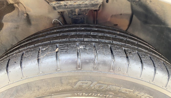 2015 Hyundai Elite i20 ASTA 1.2, Petrol, Manual, 64,032 km, Right Front Tyre Tread