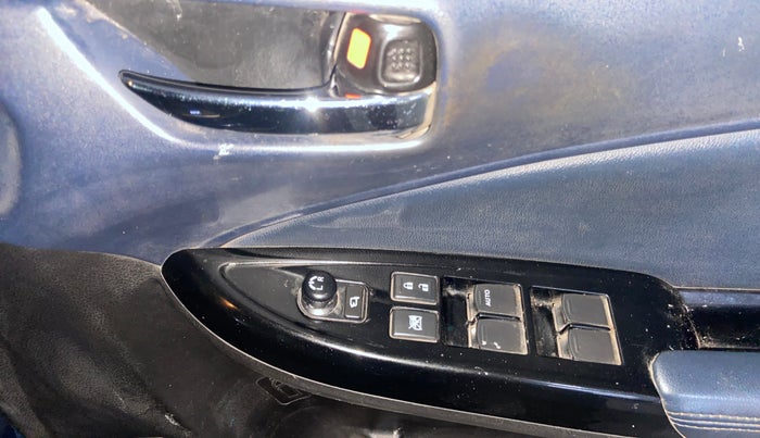 2023 Maruti Baleno ALPHA PETROL 1.2, Petrol, Manual, 85,631 km, Driver Side Door Panels Control