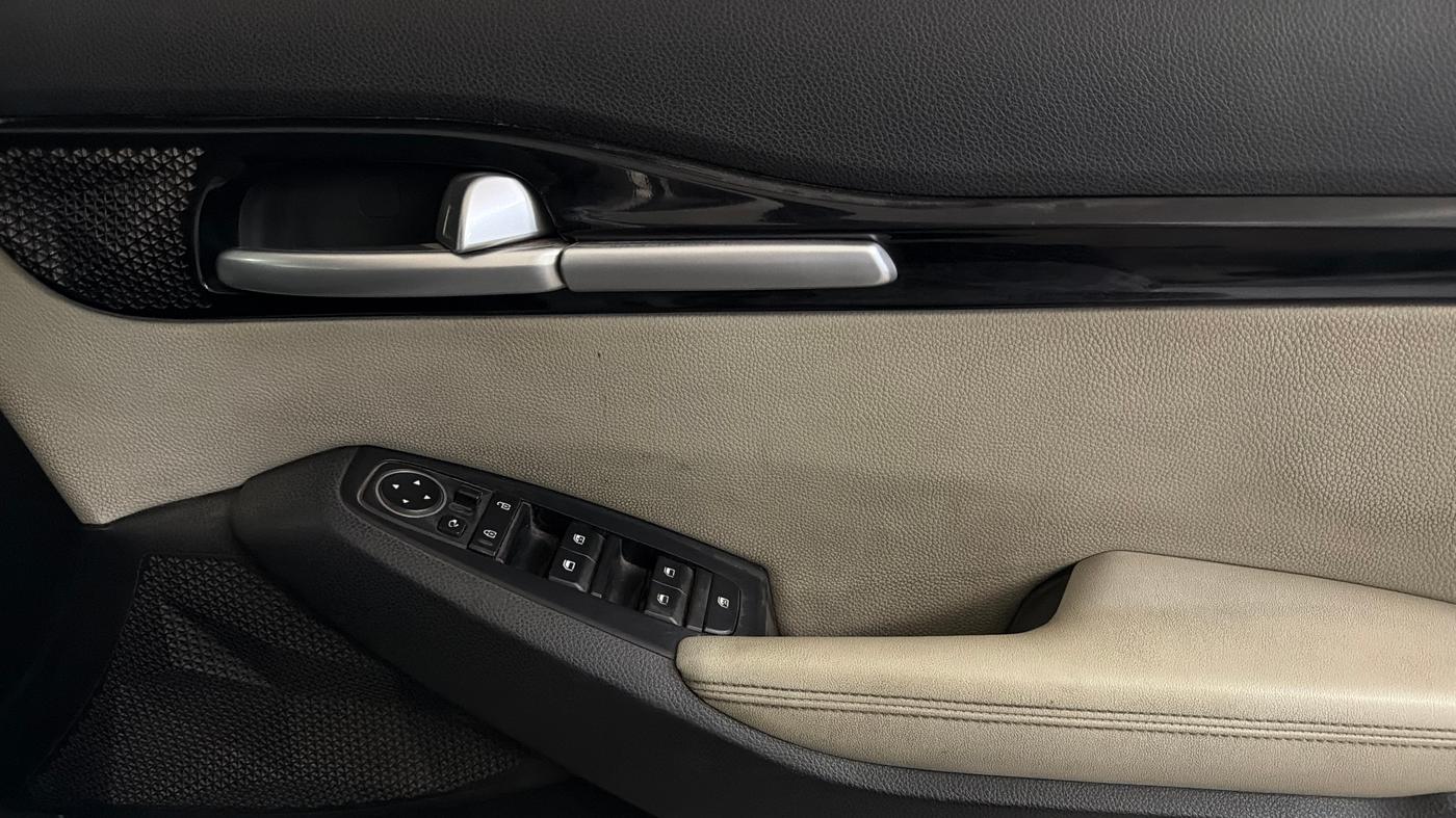 2021 KIA SELTOS HTX IVT 1.5 PETROL, Petrol, Automatic, 95,711 km, Driver Side Door Panels Control