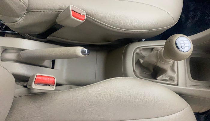 2016 Maruti Ertiga ZXI, Petrol, Manual, 86,019 km, Gear Lever