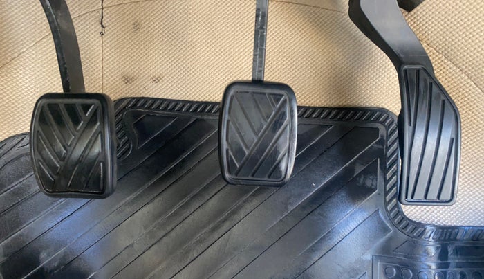 2016 Maruti Ertiga ZXI, Petrol, Manual, 86,019 km, Pedals