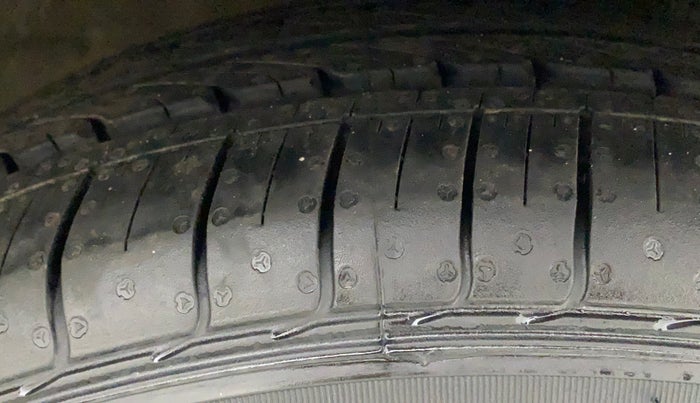 2019 Maruti Baleno DELTA PETROL 1.2, Petrol, Manual, 50,372 km, Right Rear Tyre Tread