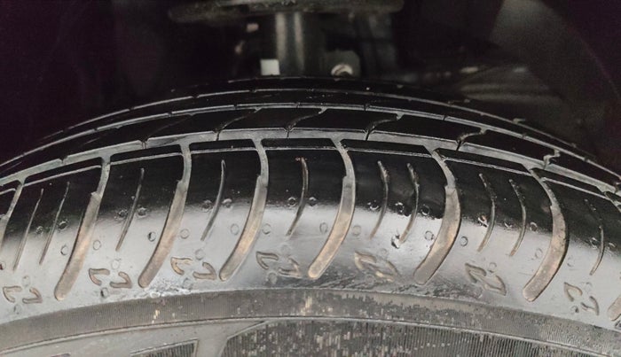 2025 Maruti FRONX SIGMA CNG 1.2 MT, CNG, Manual, 114 km, Right Front Tyre Tread