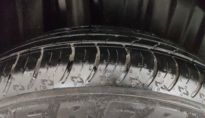 2025 Maruti FRONX SIGMA CNG 1.2 MT, CNG, Manual, 114 km, Right Rear Tyre Tread