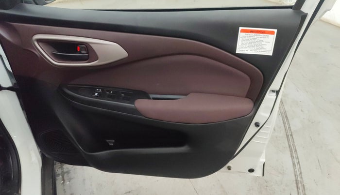 2025 Maruti FRONX SIGMA CNG 1.2 MT, CNG, Manual, 114 km, Driver Side Door Panels Control