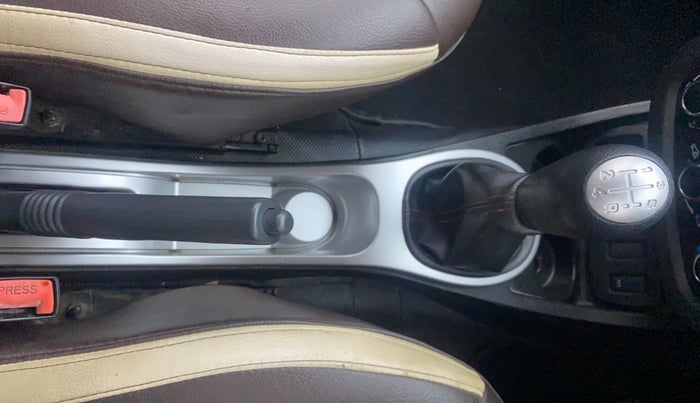 2017 Renault Duster 85 PS RXS MT DIESEL, Diesel, Manual, 1,43,991 km, Gear Lever