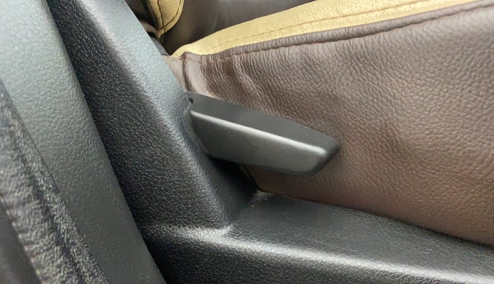 2017 Renault Duster 85 PS RXS MT DIESEL, Diesel, Manual, 1,43,991 km, Driver Side Adjustment Panel