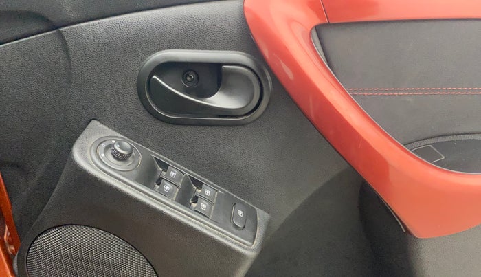 2017 Renault Duster 85 PS RXS MT DIESEL, Diesel, Manual, 1,43,991 km, Driver Side Door Panels Control