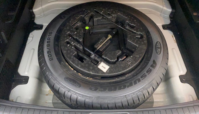 2016 Hyundai Creta SX PLUS 1.6 PETROL, Petrol, Manual, 14,025 km, Spare Tyre