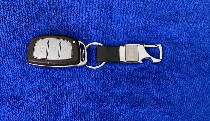 2016 Hyundai Creta SX PLUS 1.6 PETROL, Petrol, Manual, 14,025 km, Key Close Up