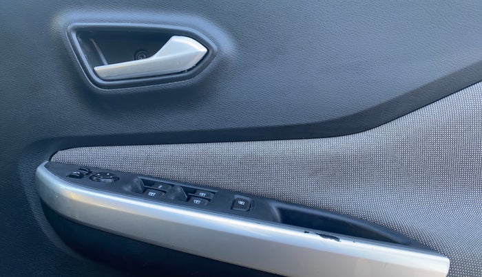 2024 Nissan MAGNITE XL, Petrol, Manual, 21,290 km, Driver Side Door Panels Control