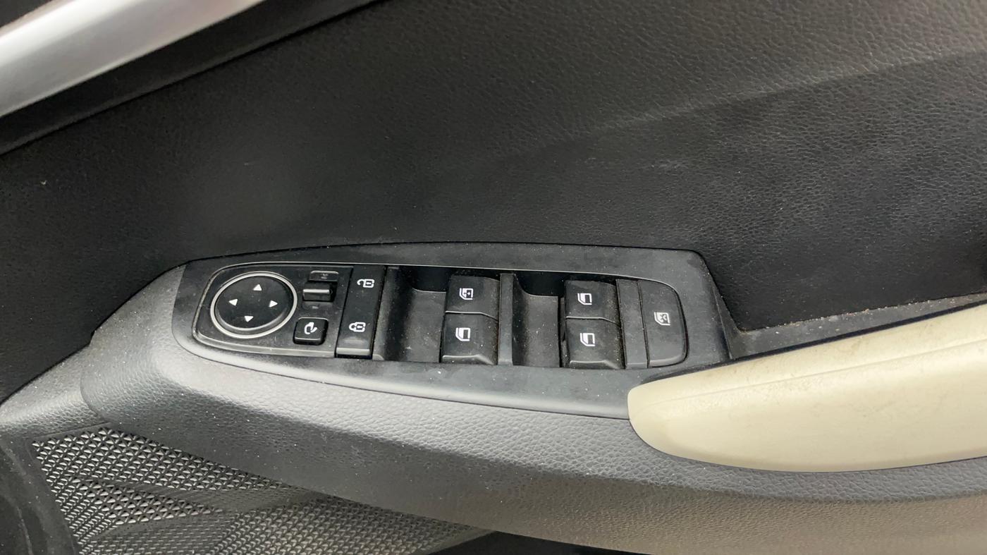 2021 KIA SELTOS HTK PLUS 1.5 IMT, Petrol, Manual, 34,864 km, Driver Side Door Panels Control