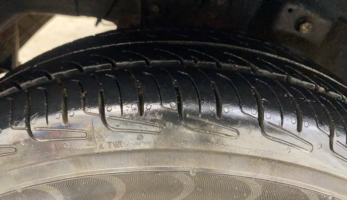 2012 Hyundai Eon D-LITE+, Petrol, Manual, 88,924 km, Right Rear Tyre Tread