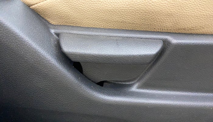 2012 Hyundai Eon D-LITE+, Petrol, Manual, 88,924 km, Driver Side Adjustment Panel