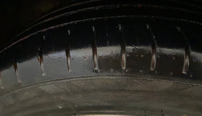 2020 Maruti Baleno ZETA PETROL 1.2, Petrol, Manual, 59,495 km, Left Front Tyre Tread