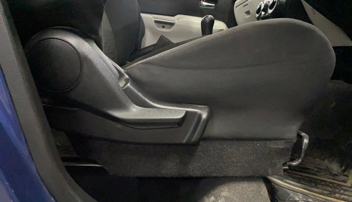2019 Maruti IGNIS DELTA 1.2, Petrol, Manual, 32,023 km, Driver Side Adjustment Panel