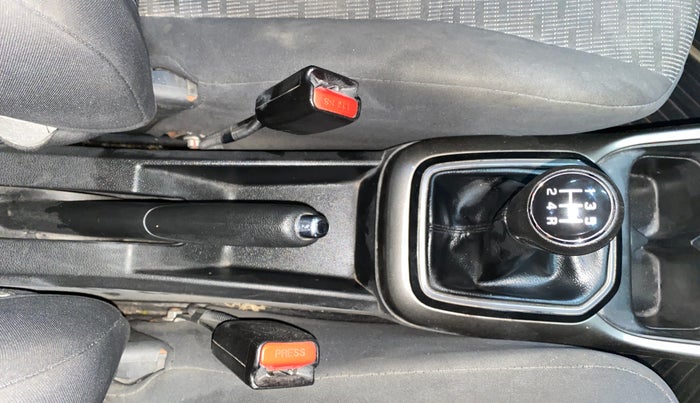 2019 Maruti IGNIS DELTA 1.2, Petrol, Manual, 32,023 km, Gear Lever