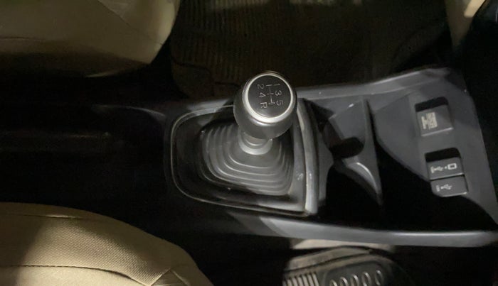 2018 Honda Amaze 1.5L I-DTEC VX, Diesel, Manual, 1,00,226 km, Gear Lever